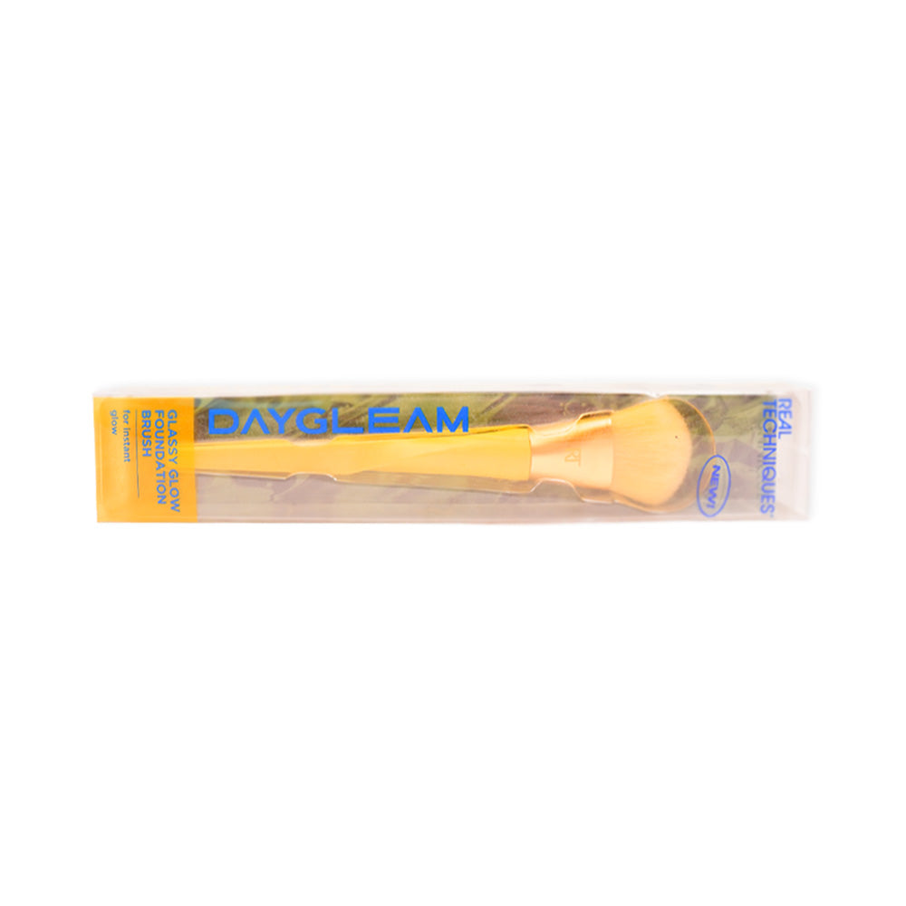 REAL TECHNIQUES DAY GLEAM SURREAL SHEEN POWDER BRUSH (0070) | Best Price in Pakistan original skincare product Pakistan مرکزی تصویر