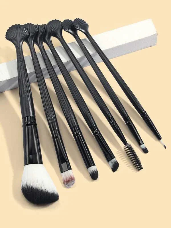 Shein | Sheglam 7Pcs Seashell Design Makeup Brush Set | Best Price in Pakistan original skincare product Pakistan مرکزی تصویر