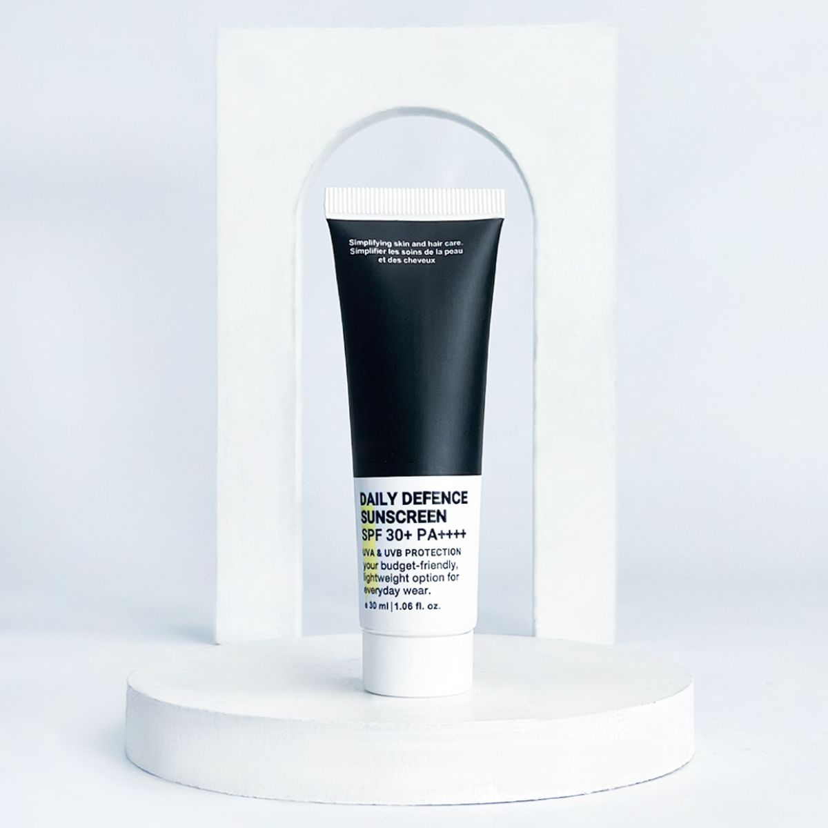 AccuFix | Daily Defence Sunscreen SPF 30+ PA+++ | Best Price in Pakistan original skincare product Pakistan مرکزی تصویر