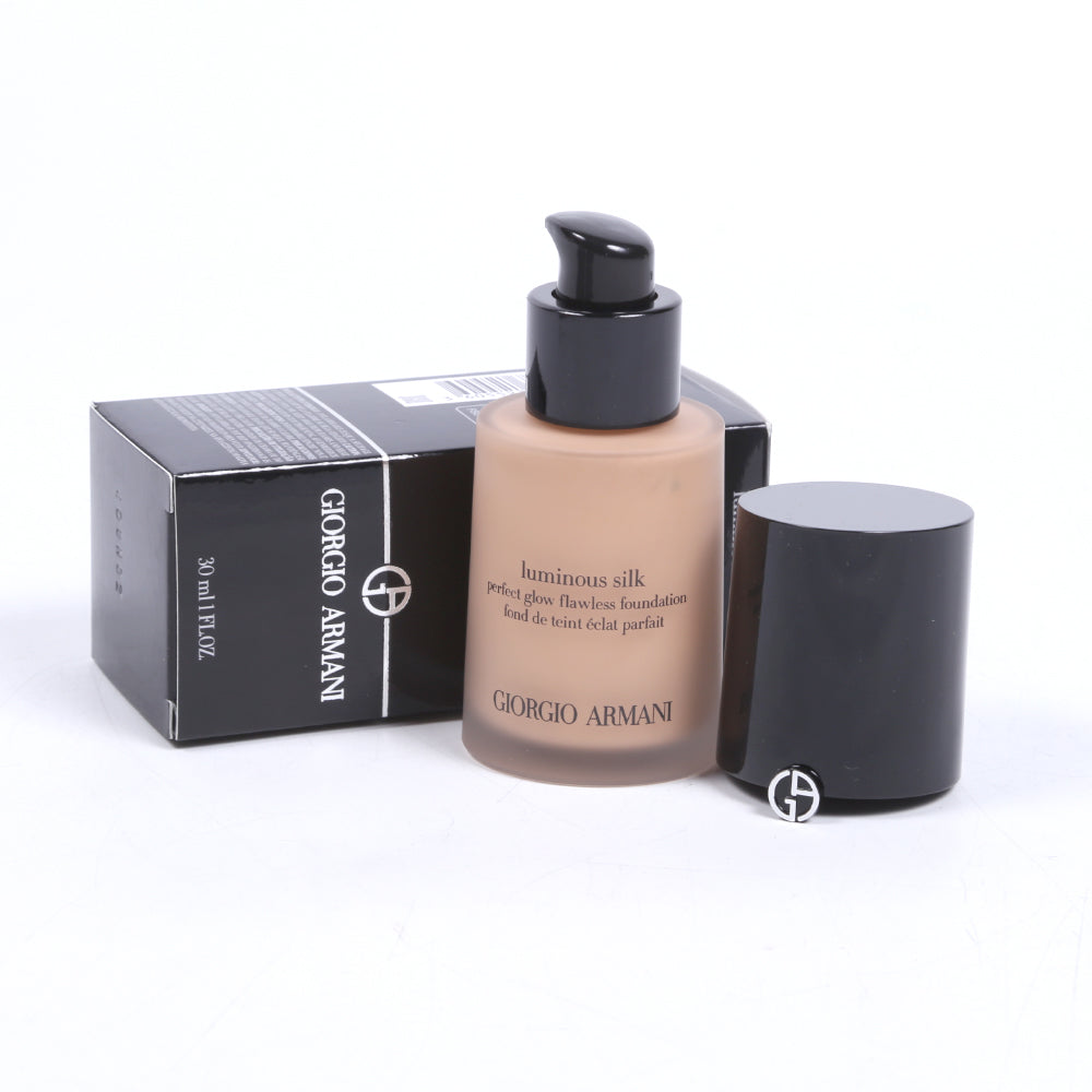 GIORGIO ARMANI LUMINOUS SILK FOUNDATION 4 25 30ML | Best Price in Pakistan original skincare product Pakistan