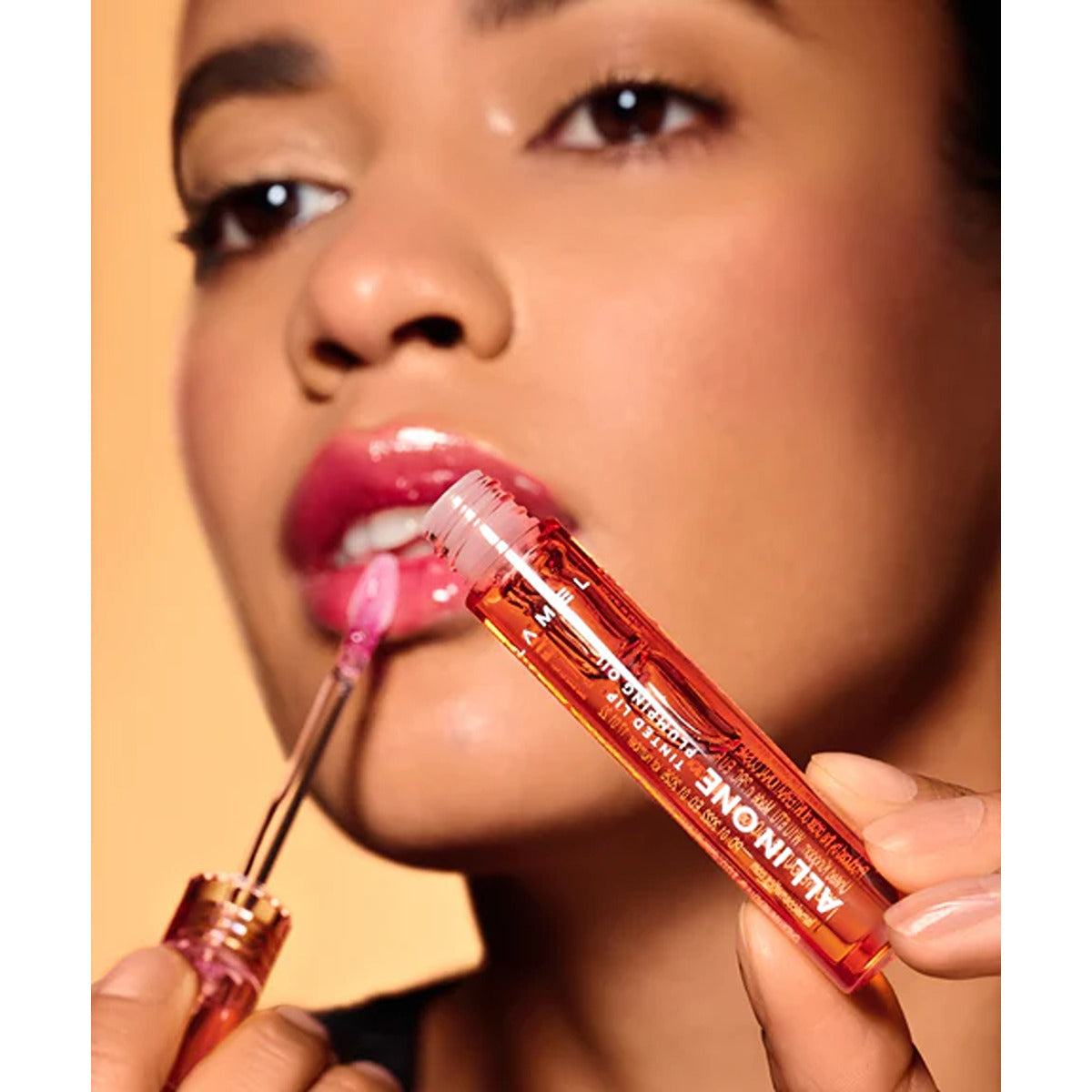 Lamel | All in One Lip tinted plumping oil | 401 Peachy 3ml | Best Price in Pakistan original skincare product Pakistan مرکزی تصویر
