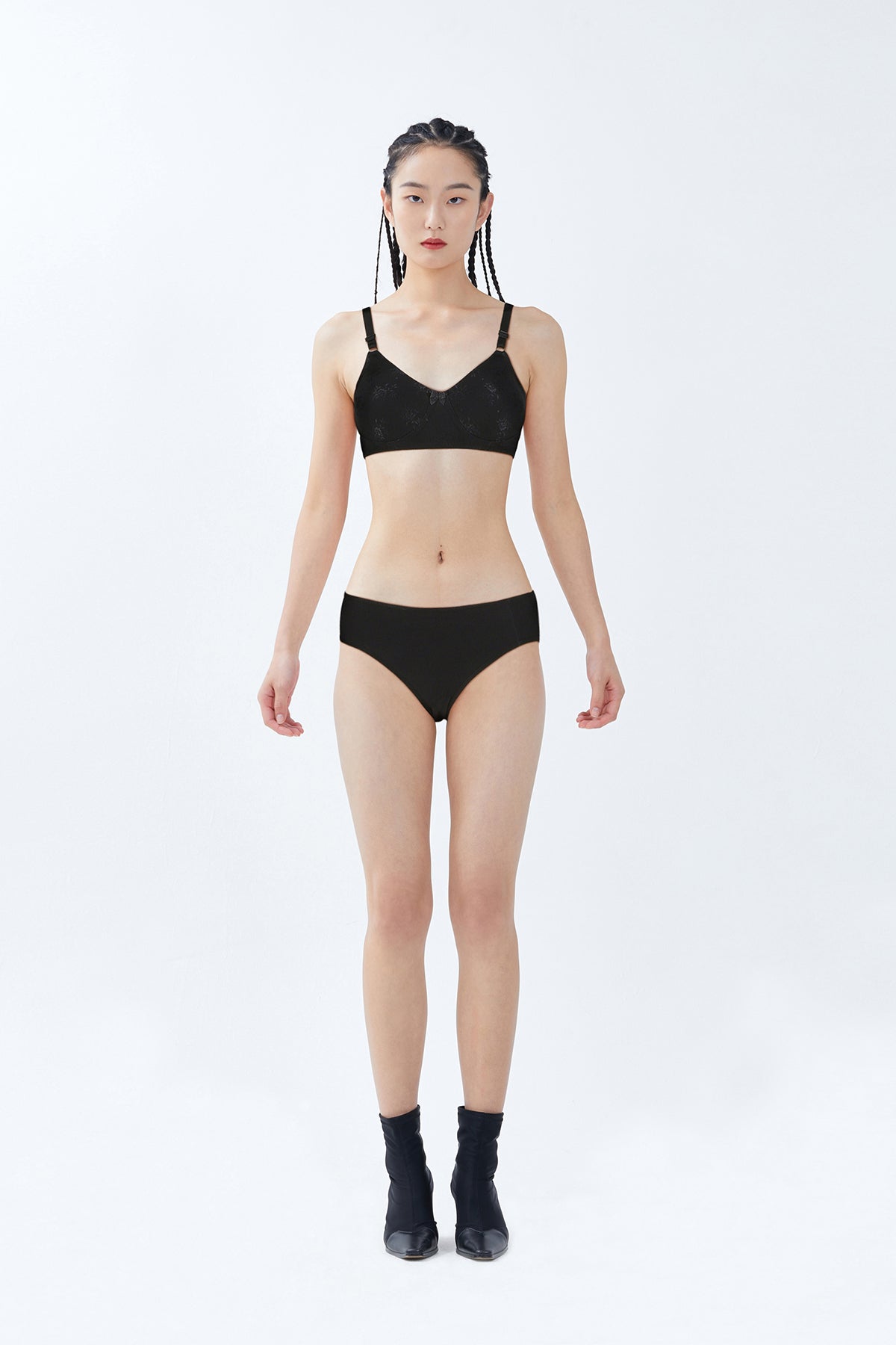 BLS | Mylena Non Wired And Non Padded Bra | Black | Best Price in Pakistan original skincare product Pakistan مرکزی تصویر