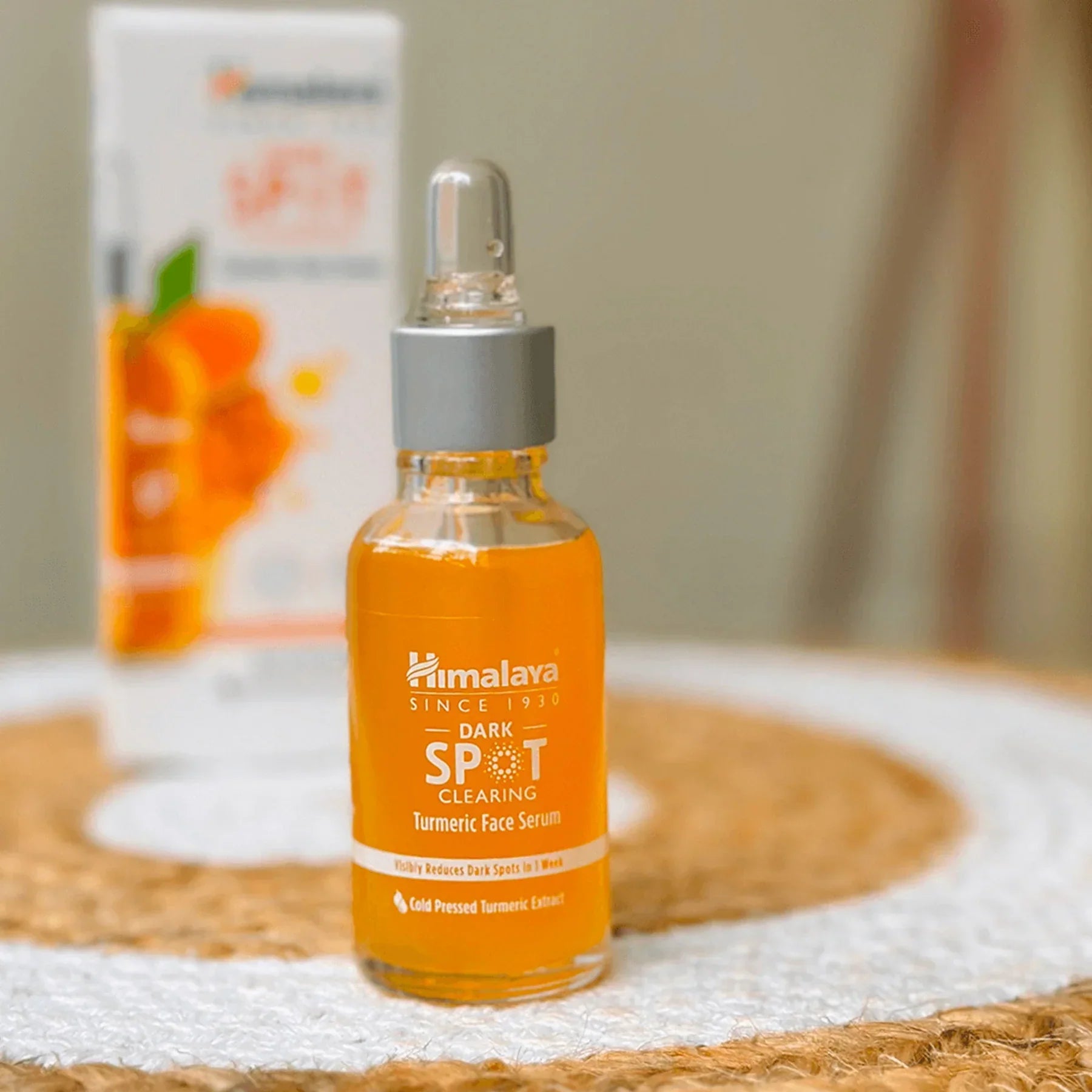 Himalaya Dark Spot Clearing Turmeric Face Serum 15Ml | Best Price in Pakistan original skincare product Pakistan مرکزی تصویر