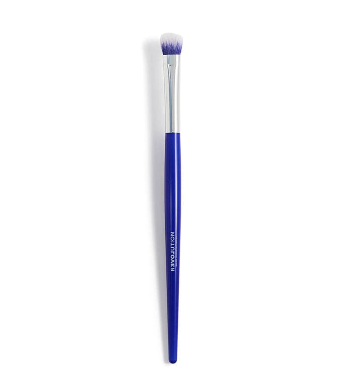 Revolution Relove Blending brush Queen Pigment | Best Price in Pakistan original skincare product Pakistan