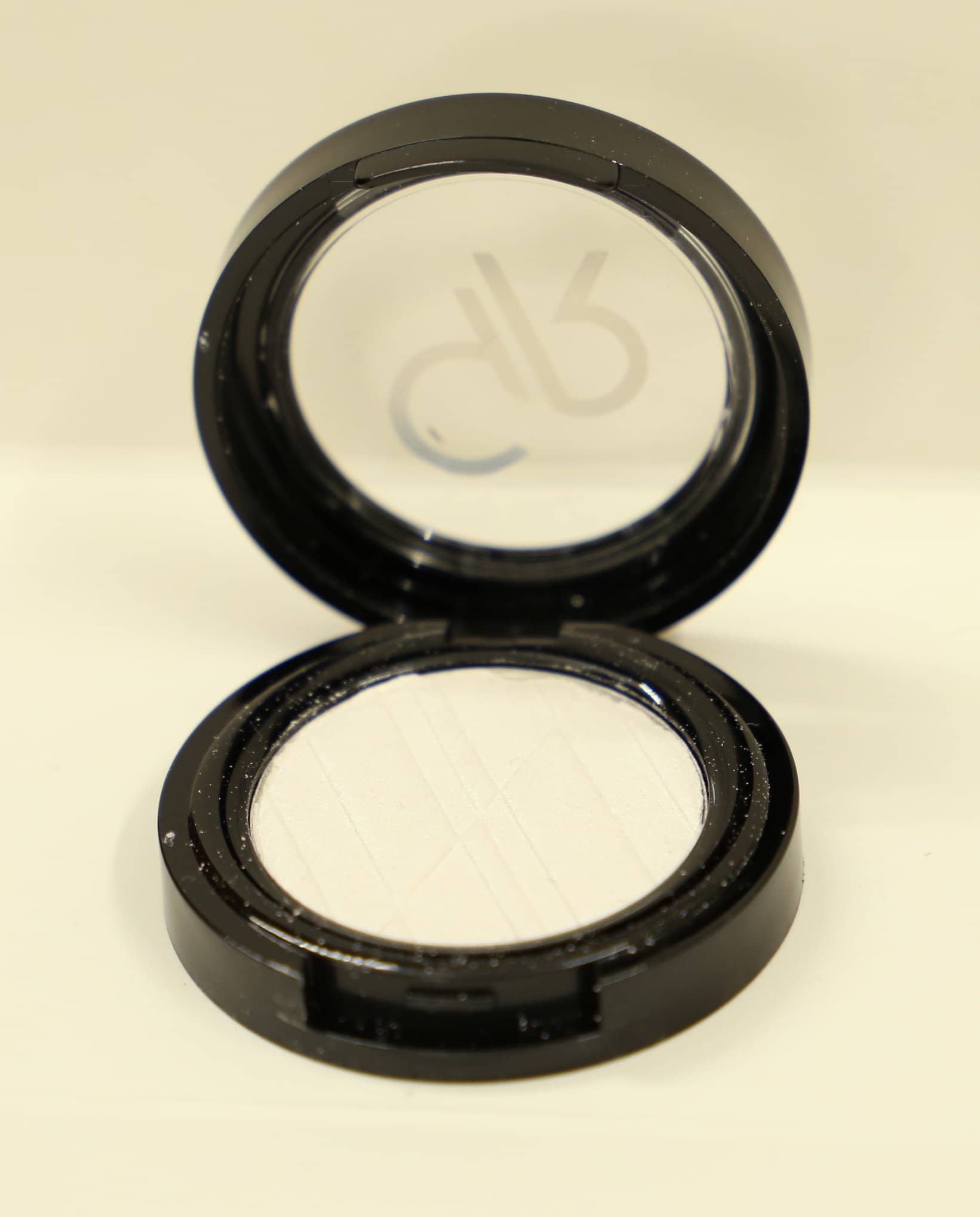 Golden Rose Silky Touch Pearl Eyeshadow | Best Price in Pakistan original skincare product Pakistan